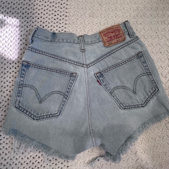 LEVIS 505 VINTAGE WOMENS 36/30  Distressed Light Blue Denim Shorts - Picture 6 of 13